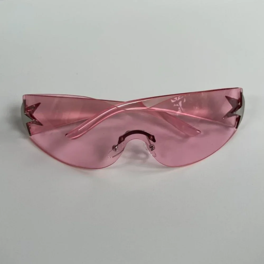 Y2K 2000s vintage style pink frameless star sunglasses